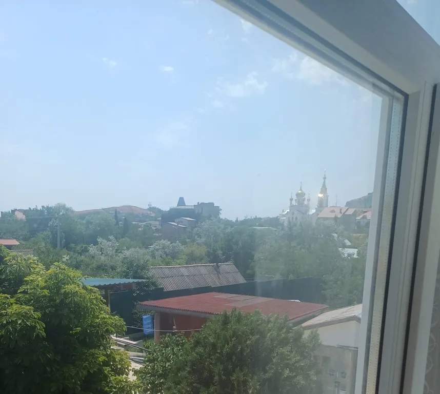 Трехместная комната со всеми удобствами в Коктебеле