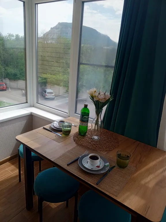 Квартира с видом на горы в 5 минутах до аэропорта и Экспоцентра