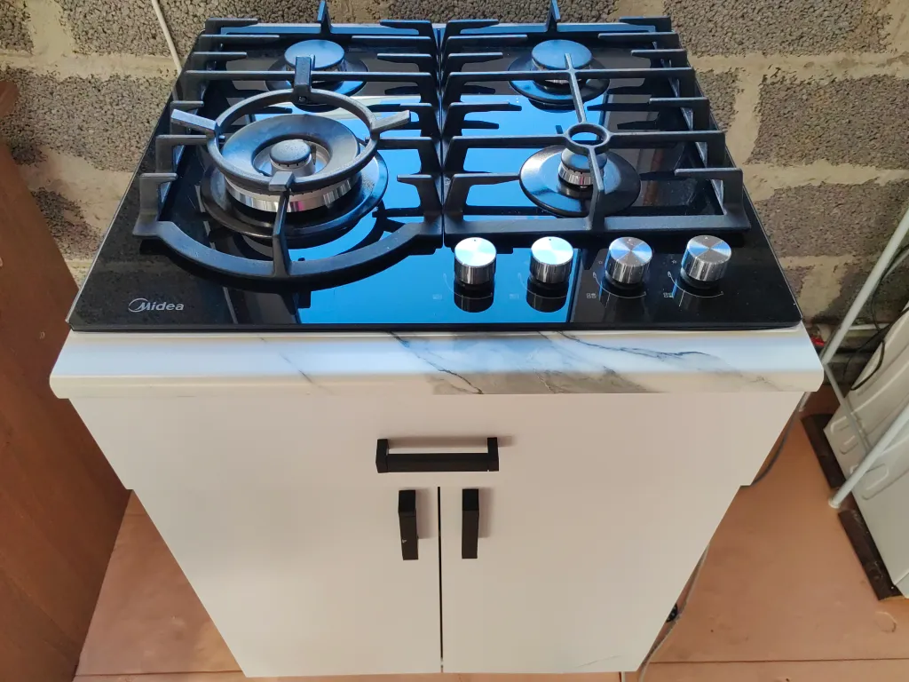 Дом с бассейном, но без ремонта