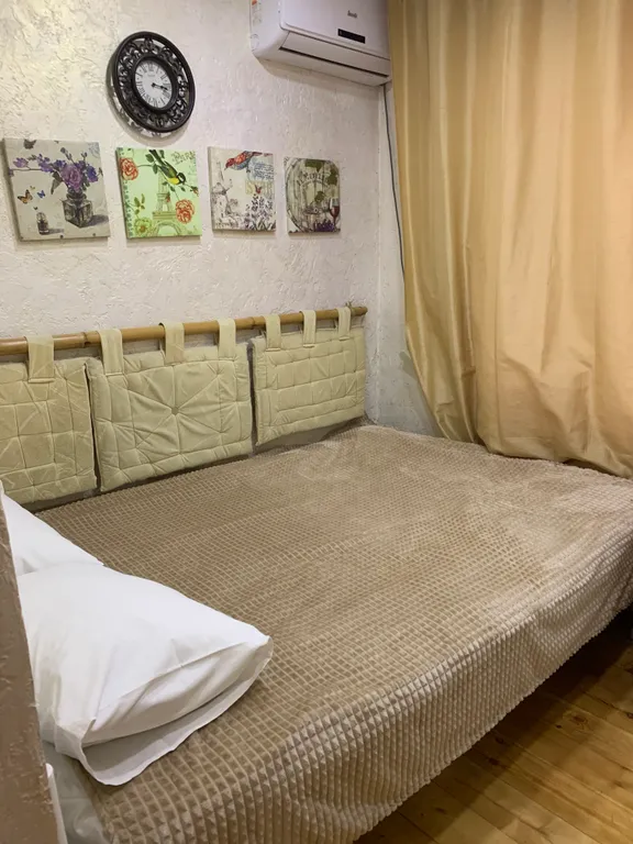 Уютная двухкомнатная квартира в центре Пицунды