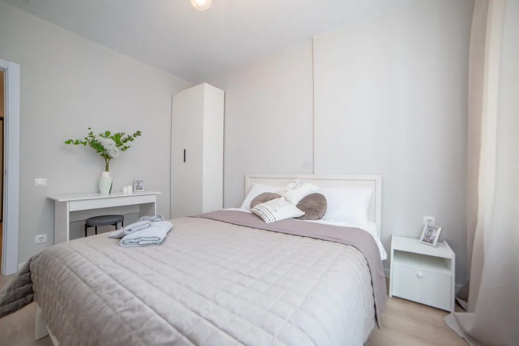 Евродвушка с балконом на Тверитина 41 для 4 гостей