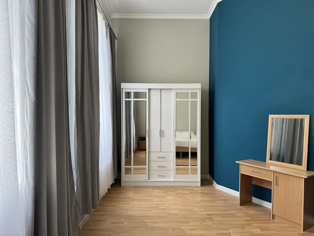 1-й этаж под ключ в центре - 15 мин до центрального пляжа