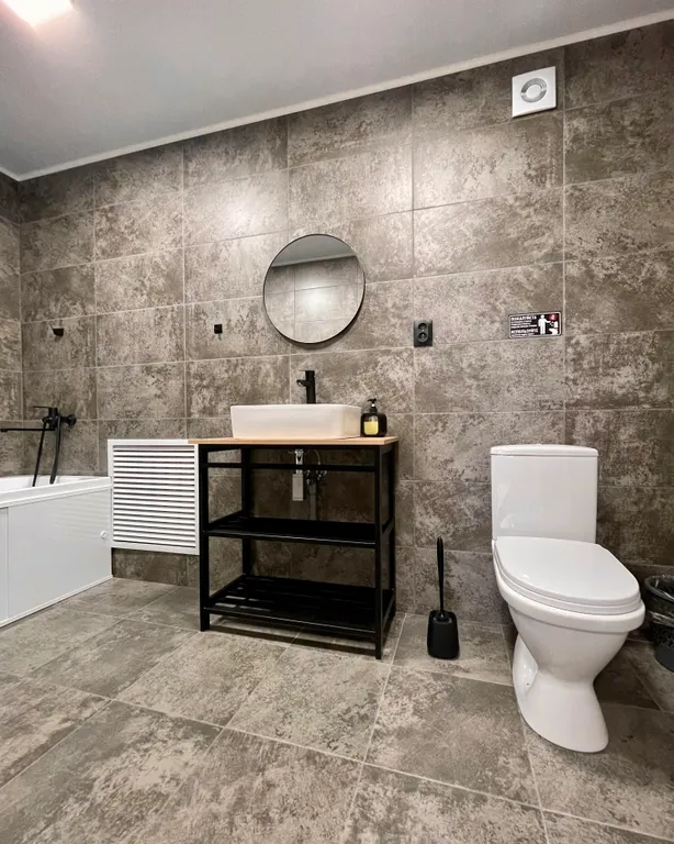 Дом у подножия горы