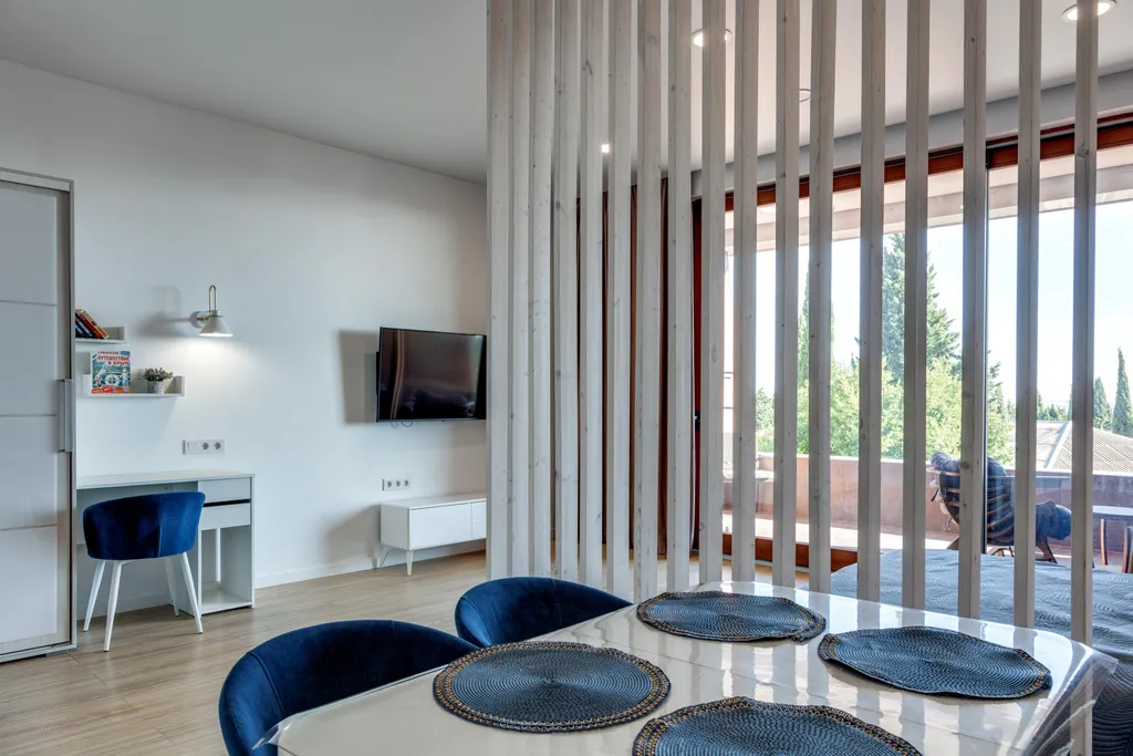 Студия с балконом