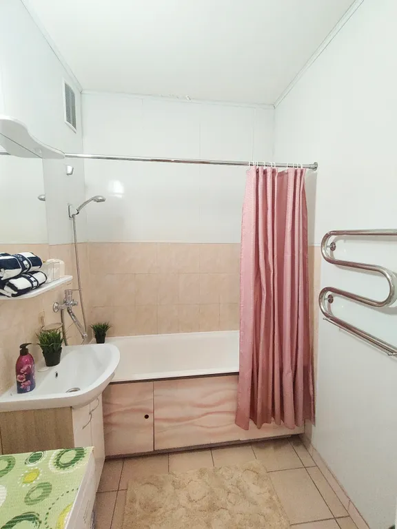 Уютная двухкомнатная квартира возле метрo Нeкpaсoвкa