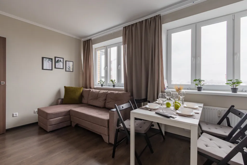 Двухкомнатная квартира для 6 гостей у метро Парнас || Сатин Хоум апарт