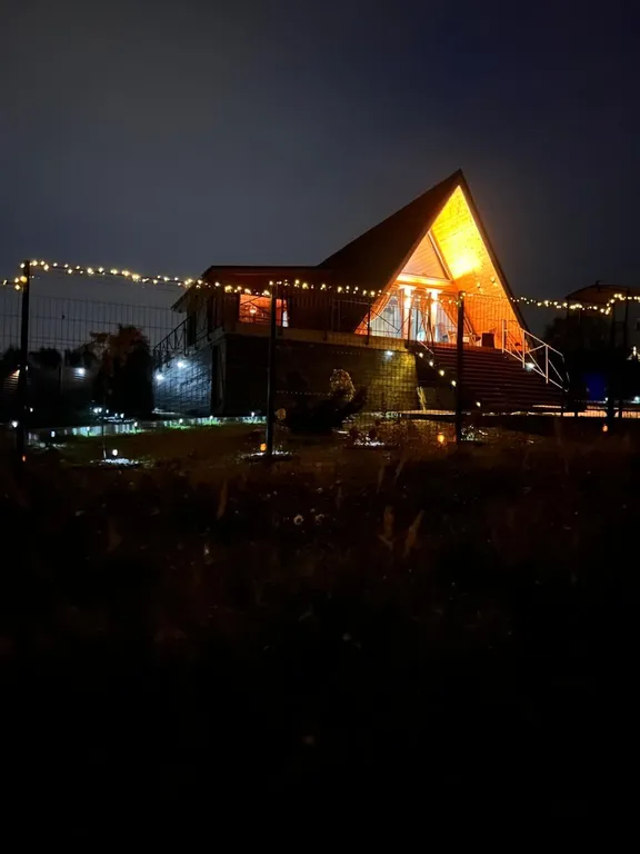 Шале у озера