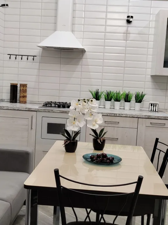 Дом в центре города рядом с набережной