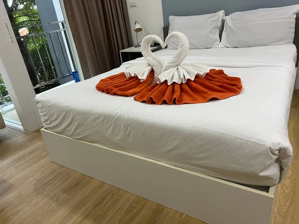 Ката Студия  после ремонта с отличным видом на сад в Ozone