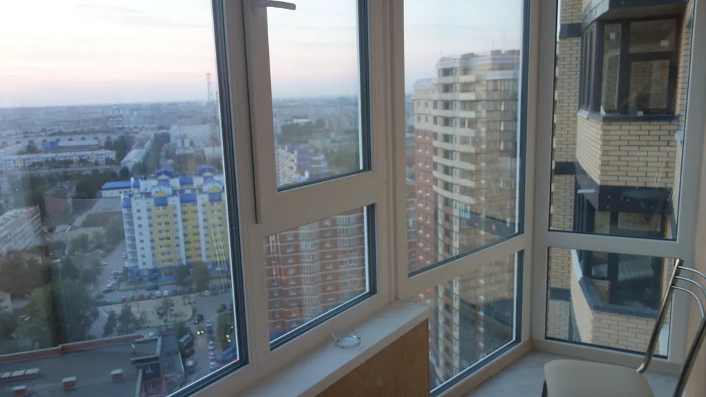 Красивый панорамный вид на закат с 23 этажа