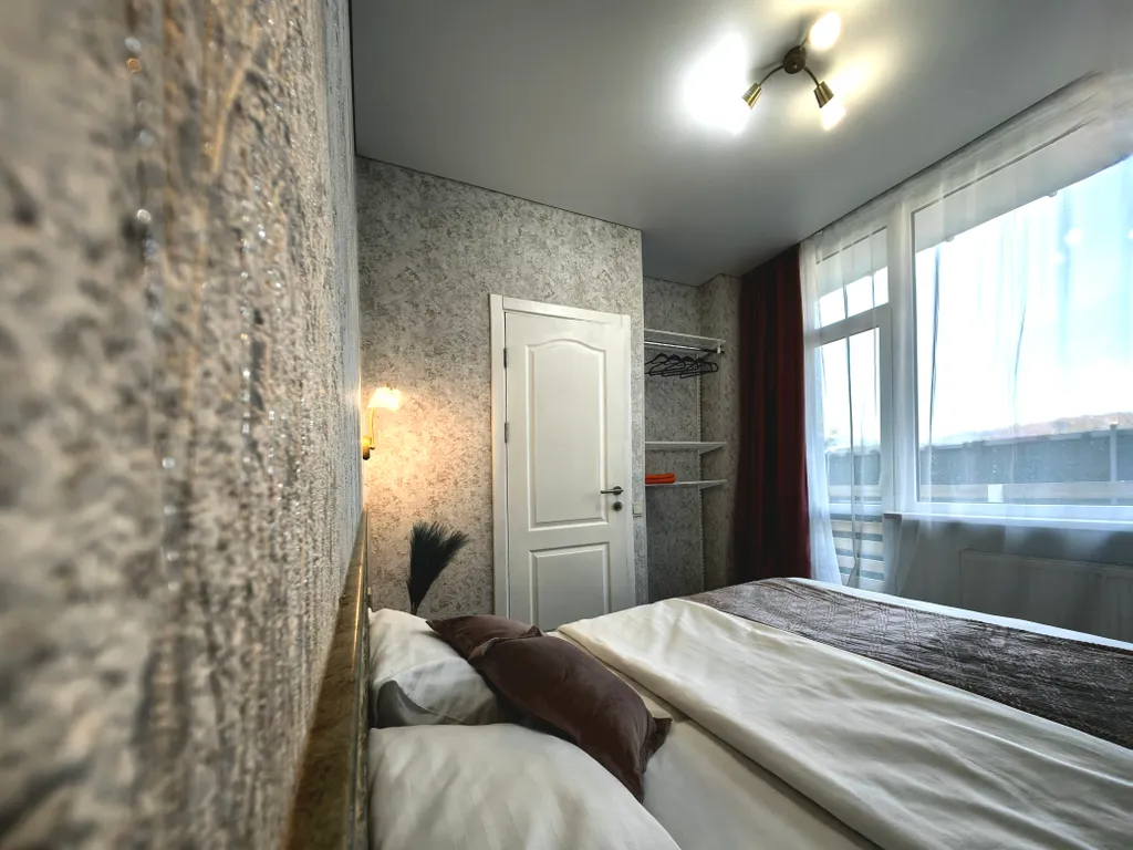 Квартира Двухкомнатная квартира, индивидуальное отопление, парковка, кухня — Судак