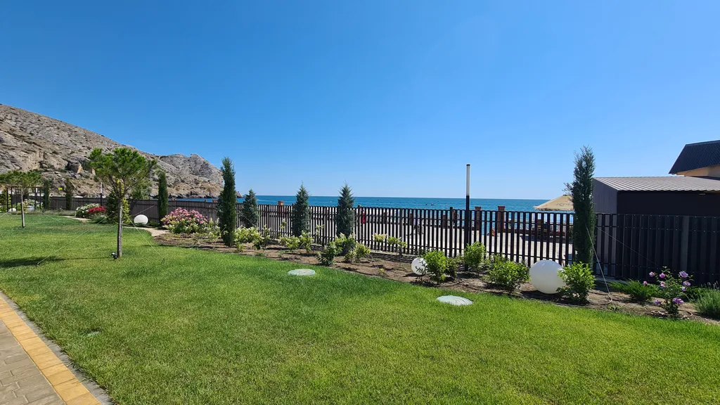 Двухкомнатные апартаменты в апарт-комплексе Атлас с видом на море