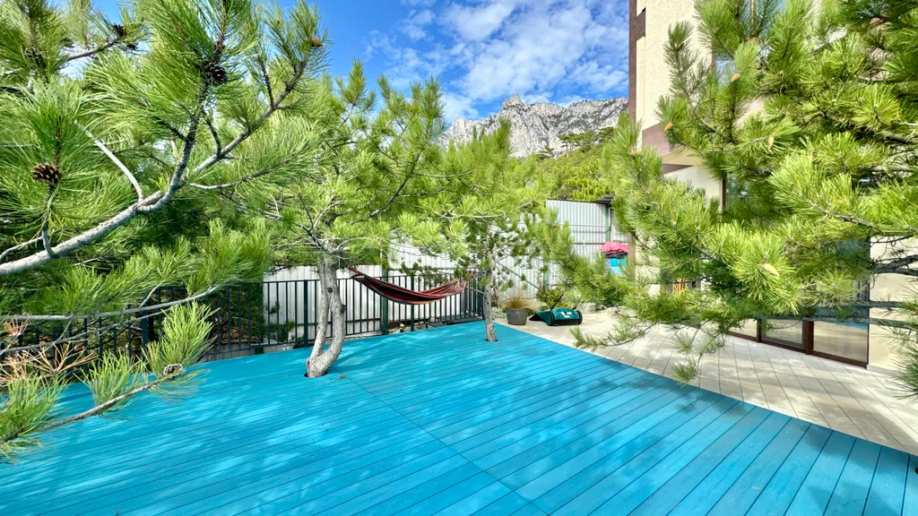 Таунхаус Панда в лесной зоне с подогреваемым бассейном и баней Кореиз