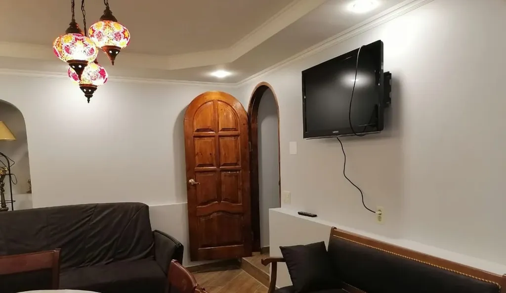 Домик с беседкой