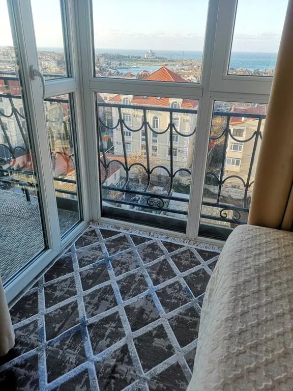 Квартира Уютная квартира с видом на море и Херсонес недалеко от центра — Севастополь