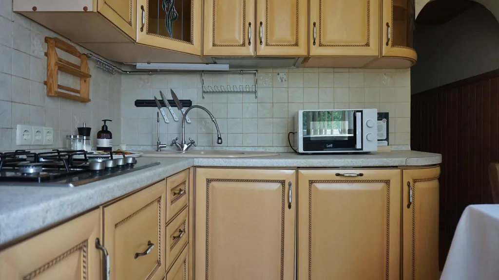 Трешка с изолированными спальнями в центре