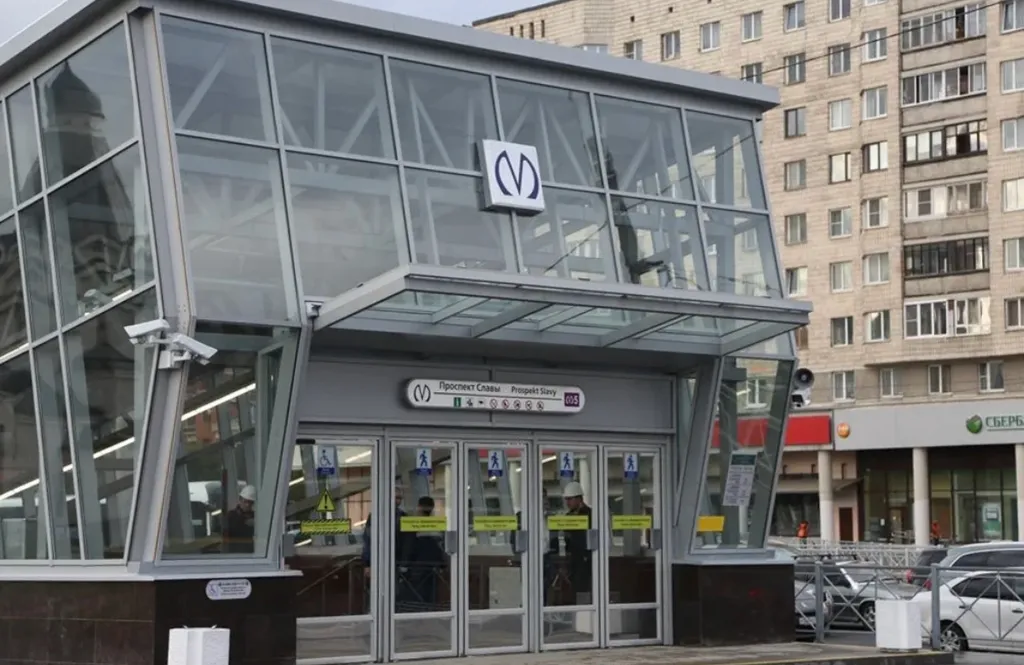 Просторная двушка у метро с видом на парк