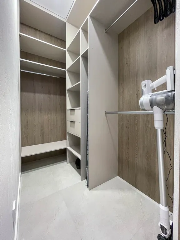 Vip в центре, новый дом, парковка, шлагбаум, окна двор, престижный р-н