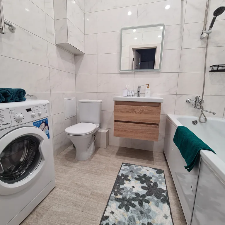 Уютная квартира в 10 минутах ходьбы от вокзала