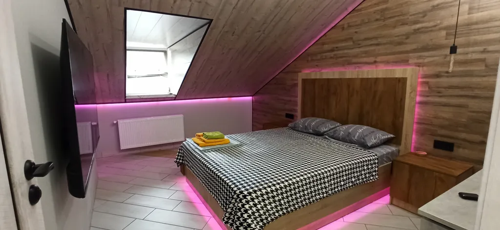 Квартира Уютная современная 1-комнатная квартира мансардного типа — Владикавказ