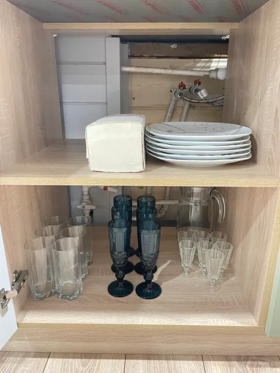 Уютный дом в окружении леса