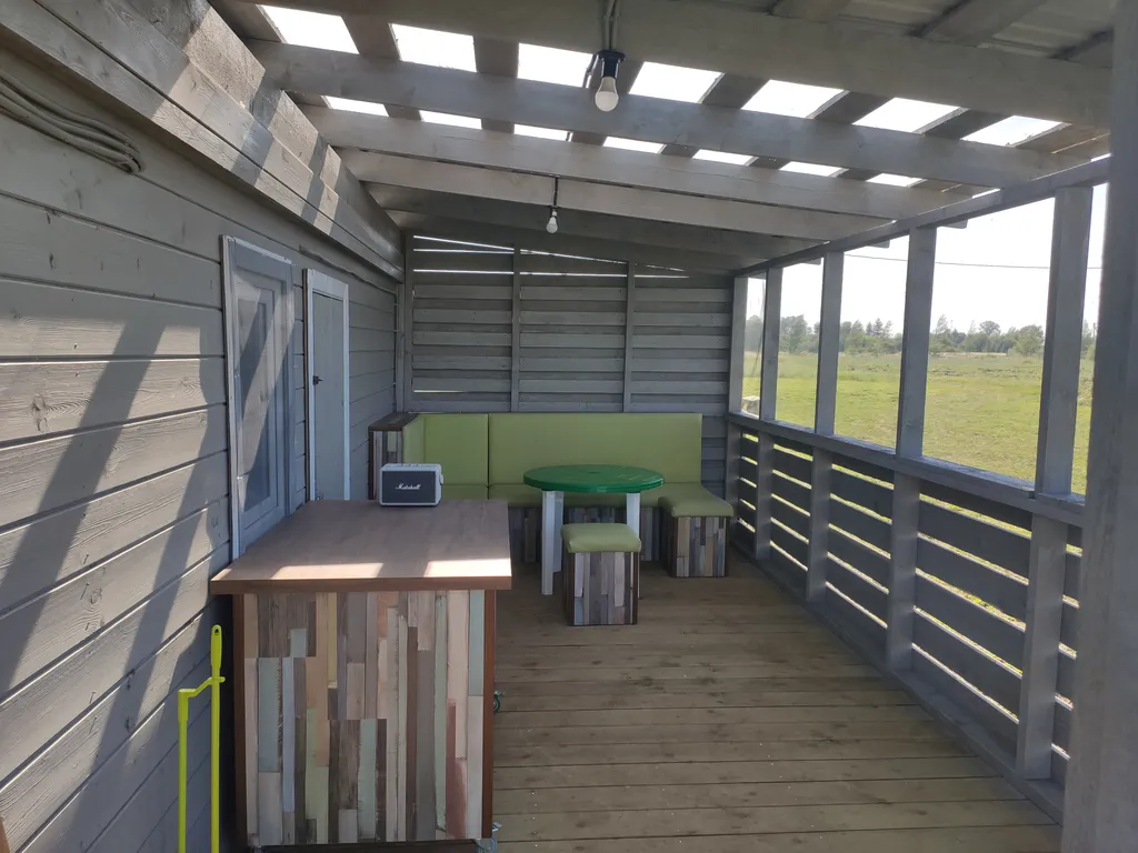 Домик с терассой на берегу Ильменского озера