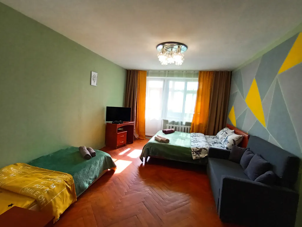 Просторная трехкомнатная квартира (7 гостей 6 спальных мест)