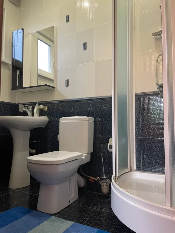 Дом возле Кипарисового озера