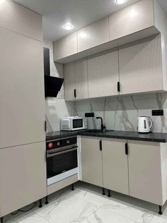 Дизайнерская стильная двушка, 5 раздельных мест с двумя кроватями