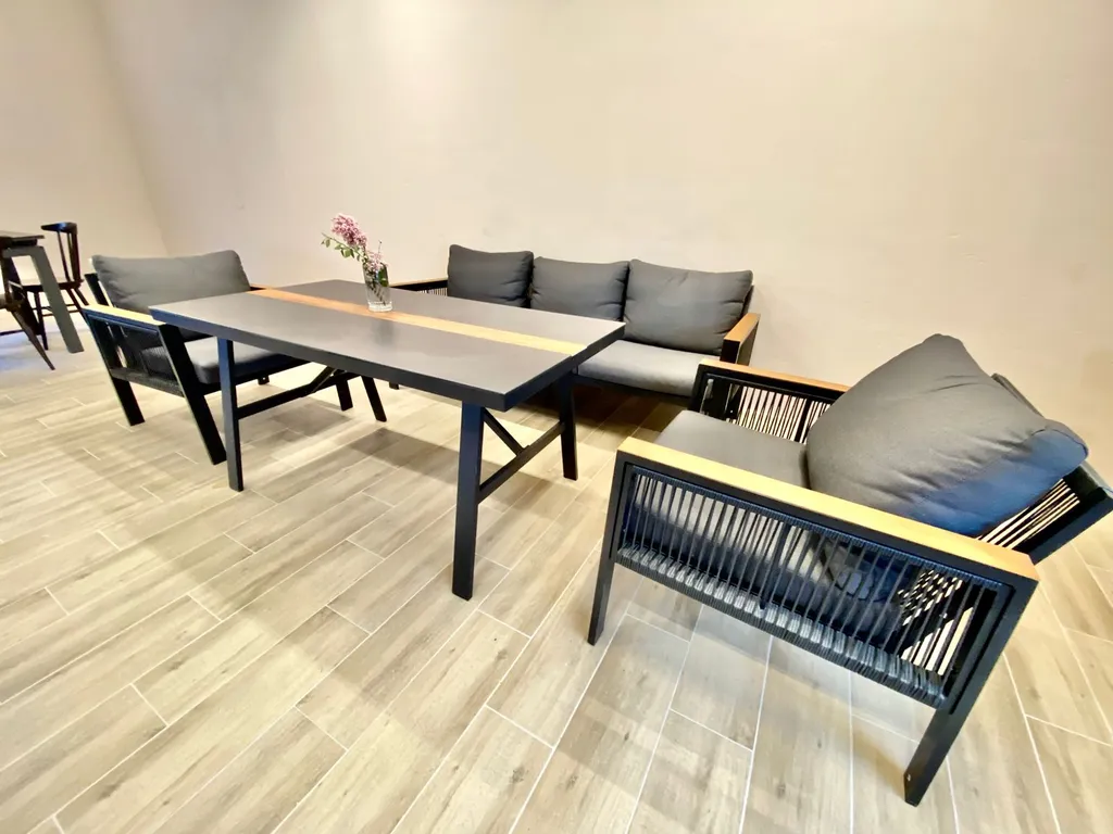 Эллинг у реки