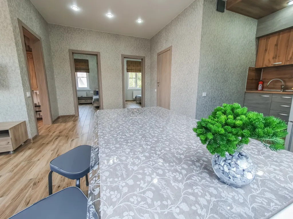 Отдельный дом с благоустроенным двором возле азовского моря