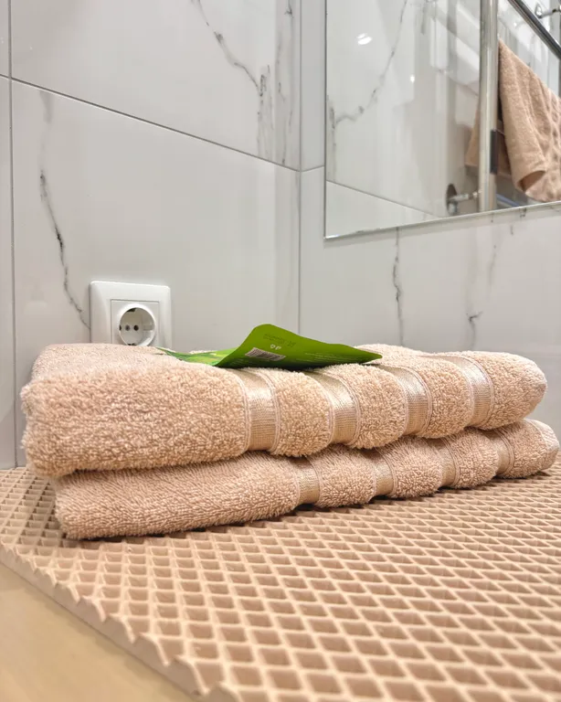 Уютная студия на 21 этаже с видом на озеро