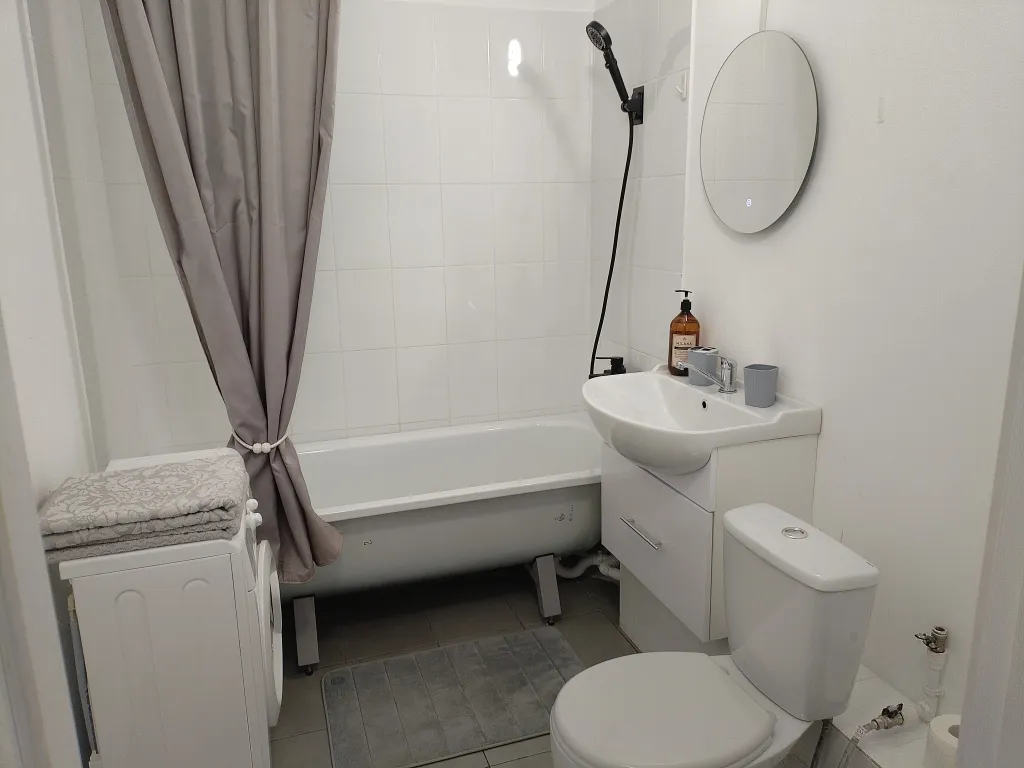 Уютная студия в Академическом районе