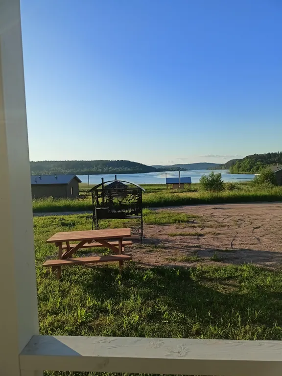 Большой дом с видом на озеро, 3 спальнями, сауной и настольным футболом