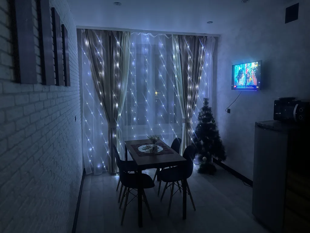 Большая Уютная 1-комнатная квартира,своя парковка,рядом магазин,центр