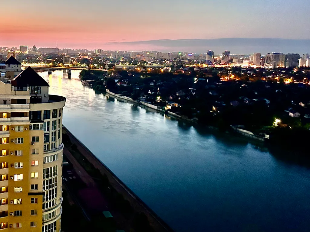 Шикарные апартаменты с прекрасным видом на реку Кубань