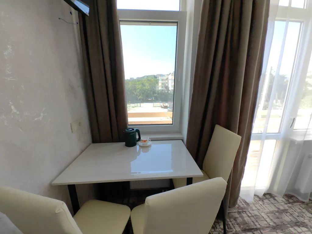 Квартира Квартира Студия с отоплением, кухней, стиралкой, балконом, парковкой, беседкой — Судак