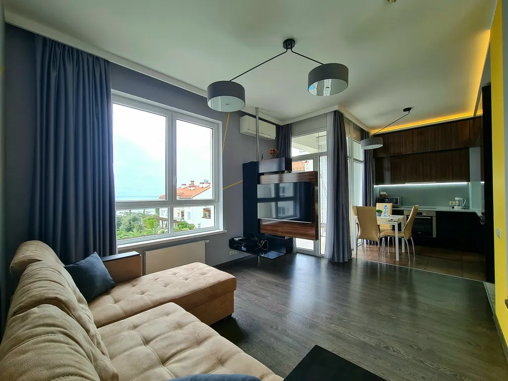 Студия с видом на горы, море и олимпийские объекты