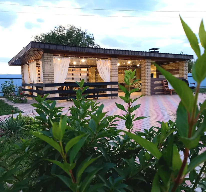 Домик у озера