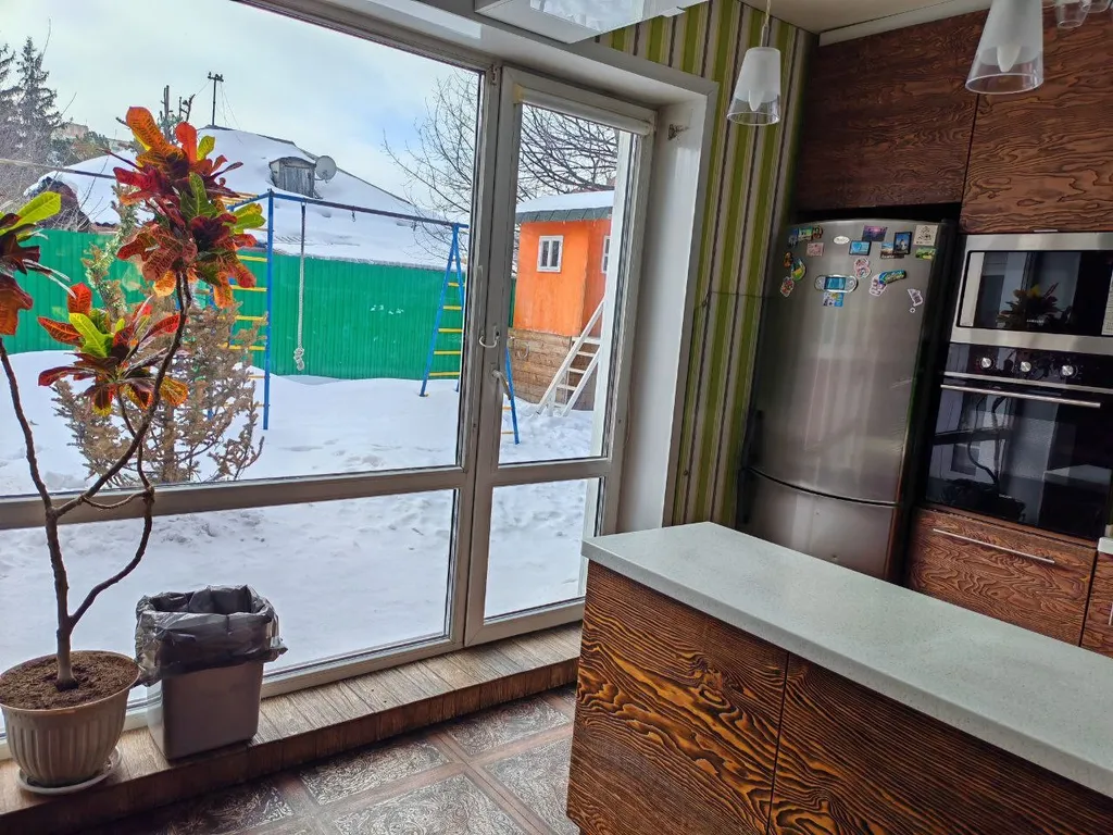 Уютный коттедж с баней и тёплым бассейном