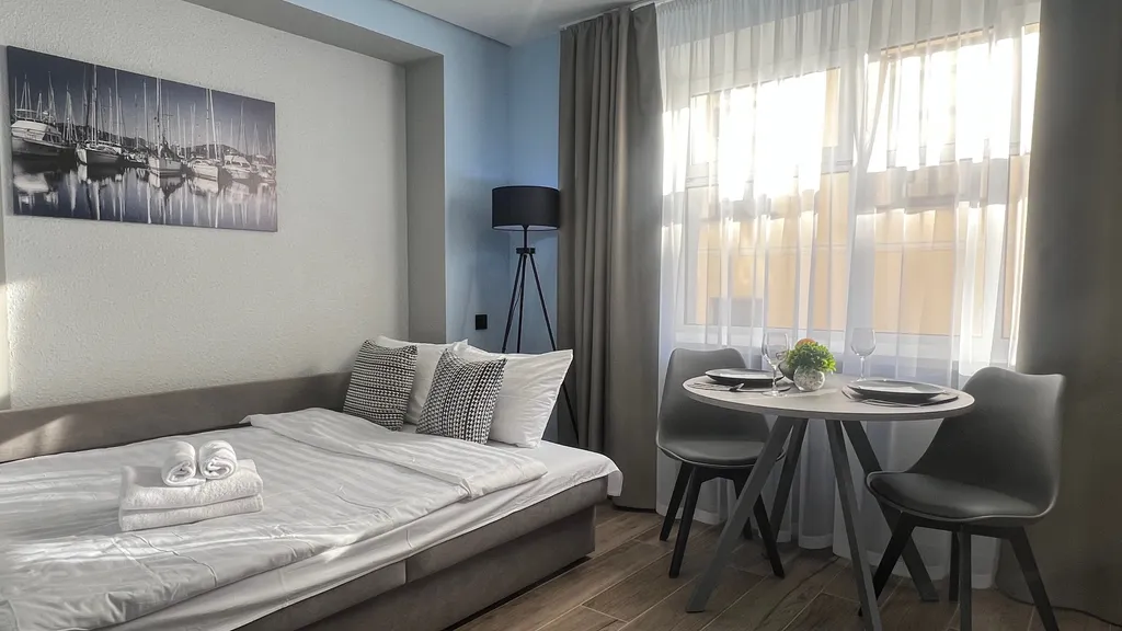 Апартаменты у Часовой башни голубые