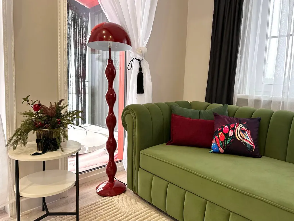 Фотодача с уникальным ярким интерьером для вашего отдыха и настроения