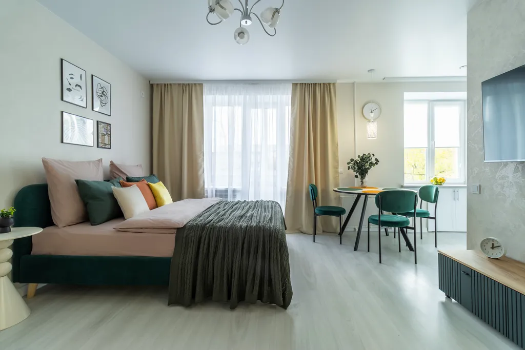 Квартира Светлая 2-к с кухней-гостиной и балконом — аренда посуточно в Дзержинск