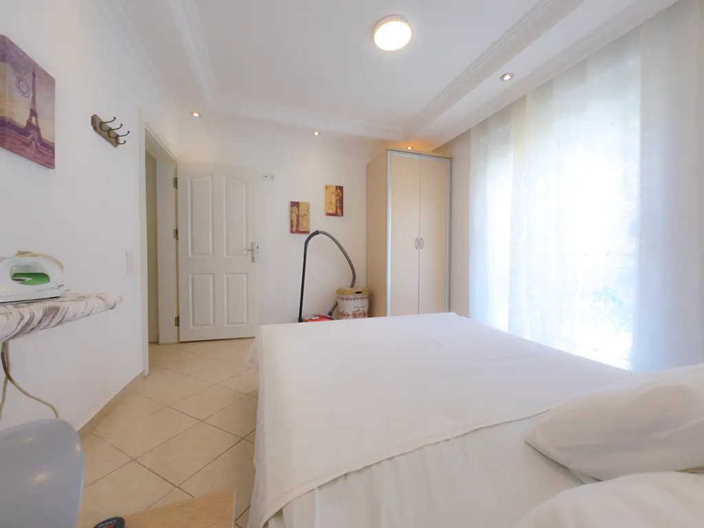 Уютная квартира с видом на бассейн и сад