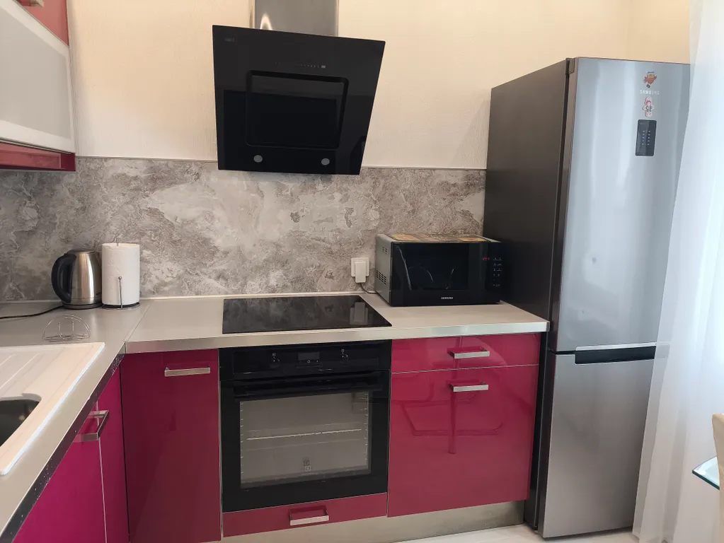 Современная квартира с видом на озеро