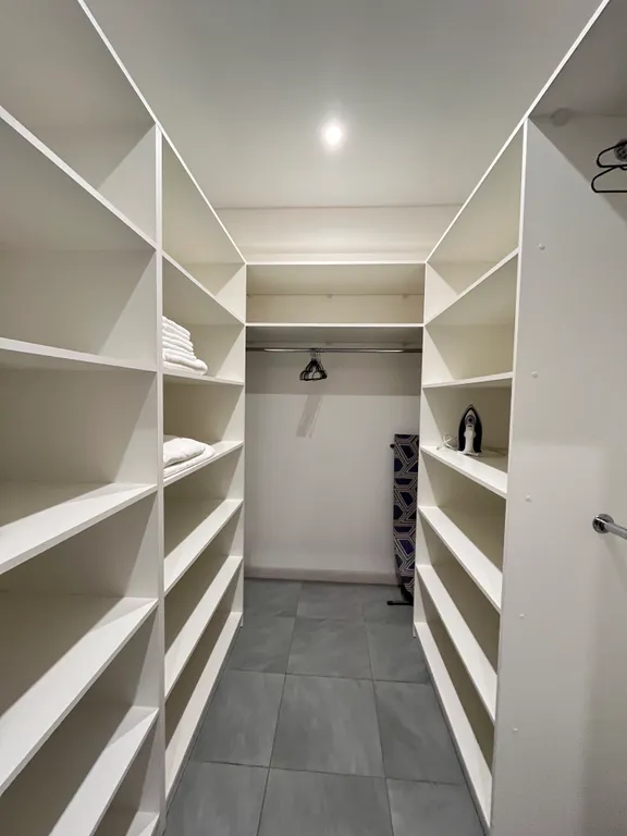 Большая двухкомнатная рядом с жд вокзалом