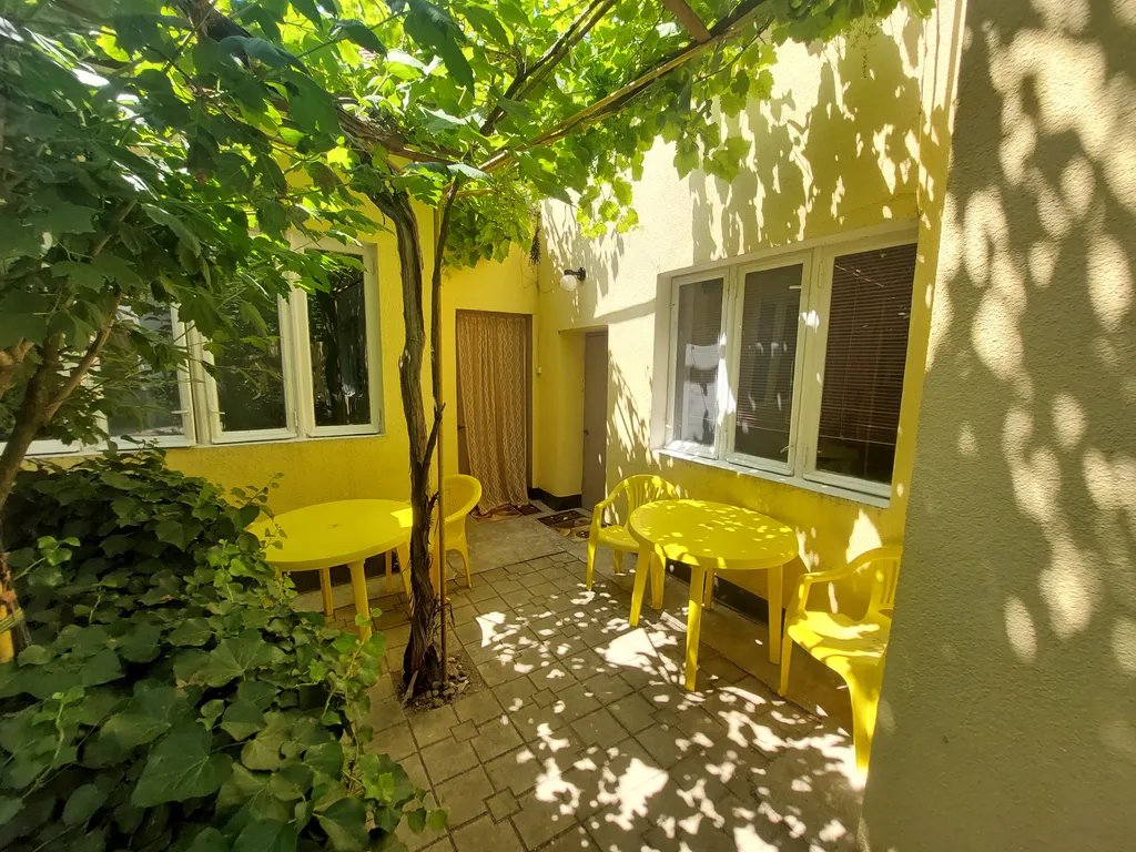 Уютный номер у моря с песчаным пляжем в шаговой доступности