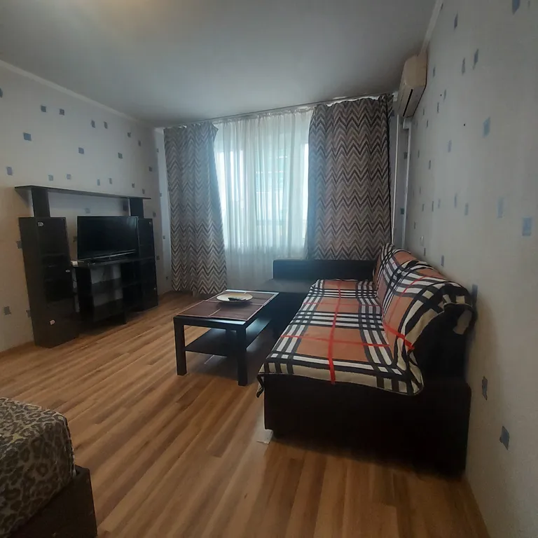 Квартира Квартира возле глазной клиники Федорова, Три з — Краснодар