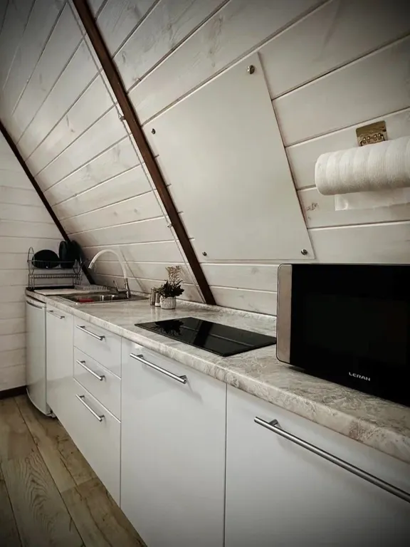 Домик в самом сердце природы