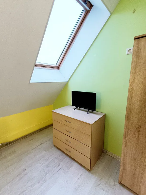 Стандартный одноместный номер на мансардном этаже